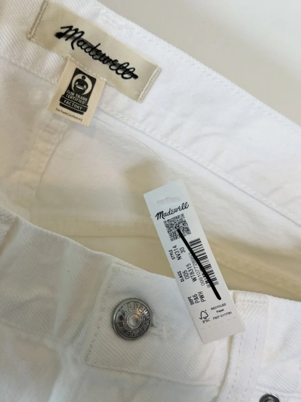 NWT Madewell White The 1997 Denim High Rise Bermuda Shorts - Size: 30